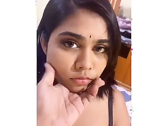 Pati ke ghar per na Rahane per Pati ke dost se chudwaya - A fur facialed Indian bhabhi's buttfuck desires