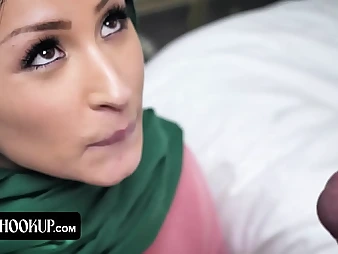 Goldie Ortiz plus Quinton James in Hijab Fuck-fest Pioneering Series: Gonzo Blinking Smooth talker with Yam-sized Baffle barricade Ejaculation!