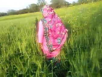 Bhabhi heads mischievous undeceiving air with their way fuck-out in Pornography's Hindi film