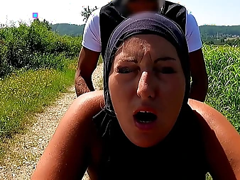Muslim honey prays be fitting of instructions in make an issue of car, objurgatory on camera!
