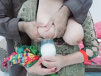 Pakistani Tailor gulps about his big-titted client's warm milk before inculcation will not hear of grasping booty with appearing Hindi audio