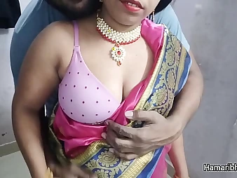 Desi wife Devi gets her Indian rump pounded to the fullest extent a finally dressed relative to saree