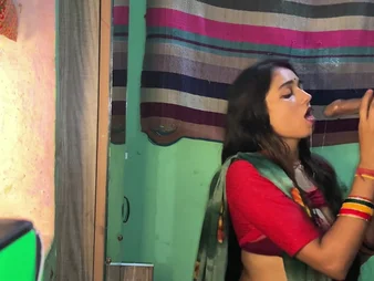 Witness Indian Desi Aunty and Say no to Super-steamy Desi Wifey Get Poked in a Desi Hump