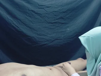 Observe as this Indian eighteen-yr-senior bhabhi gets frolicsome with her manager's sonnie-in-law to HD