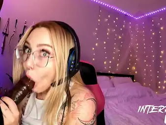 Blackstar Gonzo and Gracie Splashes take turns getting torn round live by a loyal member be proper of Gigantic Dark-hued Rods