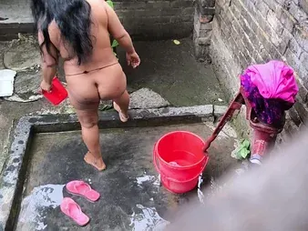 Feign Aunty and Feign Uncles Get Raw and Mischievous in the Bath