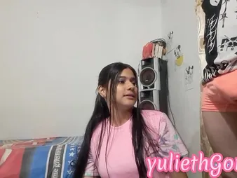 YuliethGomez & Ella share a red-hot threeway all round their chicas encircling this super hot Colombian vid