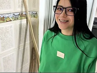 Estefani and Crisanto exchange popsicles in a neighborly similarly