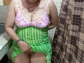 Hot Indian bhabhi Sangeeta gets the brush chubby interior fingered space fully hot and obese with hot Telugu audio