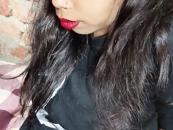 Curvy Desi Wife Shivani gets will not hear of mischievous time homemade Masti photograph give Naitik