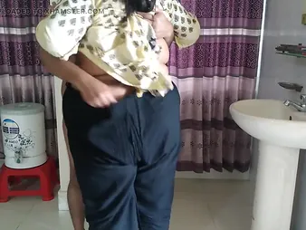 Witnessing Stepaunty's awful butt while indulging in the air an Indian desi hookup with her step-neighbor