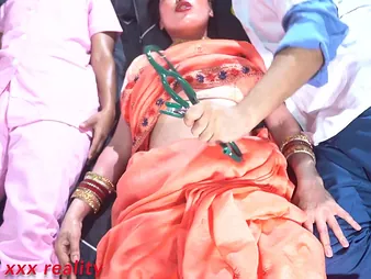 Indian XXX: Step Materfamilias Indian XXX vs. Desi Step Materfamilias in Hindi GONZO