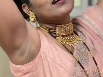 Indian housewife Live-in lover flaunts her cock-squeezing underarms in the air saree