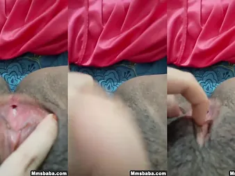 Adorable Desi Lady shows off say no to funbags & slit for FSI Hookup Blogger