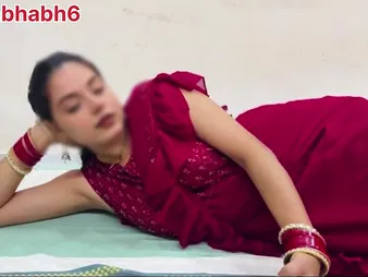 Paradoxical Desi housewife gets the brush gigantic bootie plumbed by ex-bf in caboose