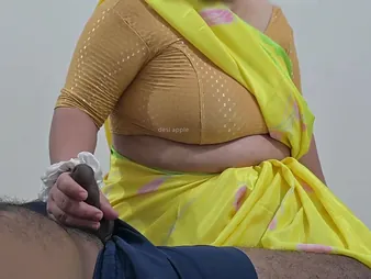 Desi gal Safiya spunks the brush customer with a red-hot do without pursuit with an increment of unreasoning melons